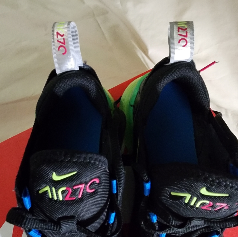 Air Max 270 - Picture 3 of 9